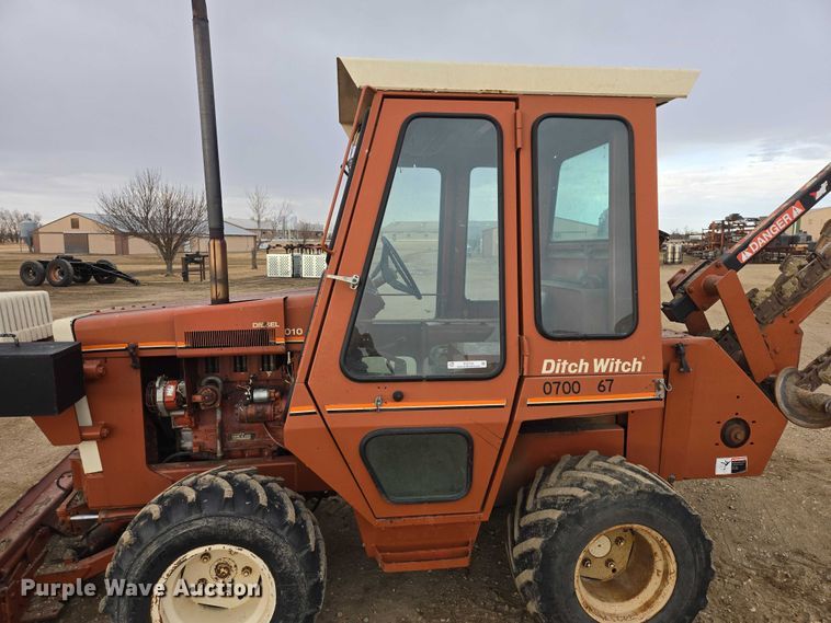 image for item EV5714 Ditch Witch 5010DD trencher