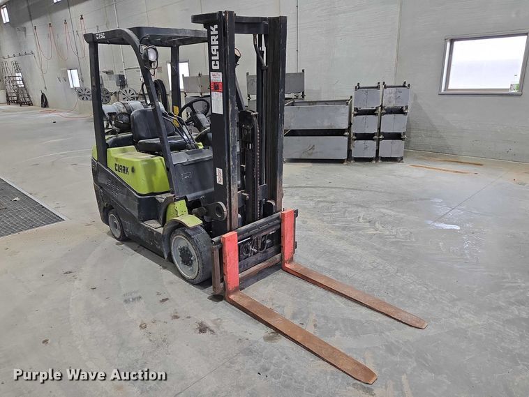 image for item EV5715 Clark C25C forklift