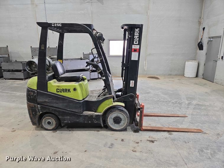 image for item EV5715 Clark C25C forklift