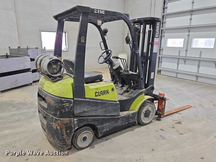 image for item EV5715 Clark C25C forklift