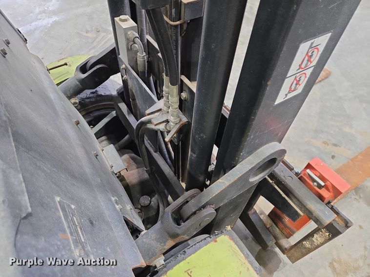 image for item EV5715 Clark C25C forklift