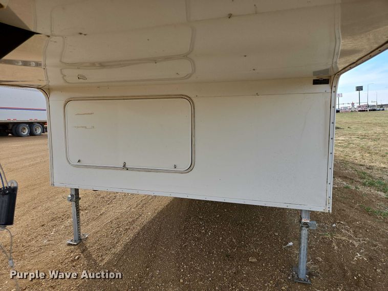 image for item EV5724 2003 Jayco Eagle 281RLS camper