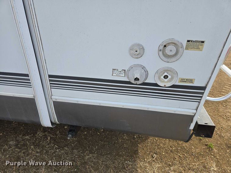 image for item EV5724 2003 Jayco Eagle 281RLS camper