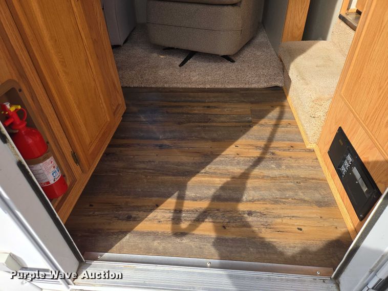 image for item EV5724 2003 Jayco Eagle 281RLS camper