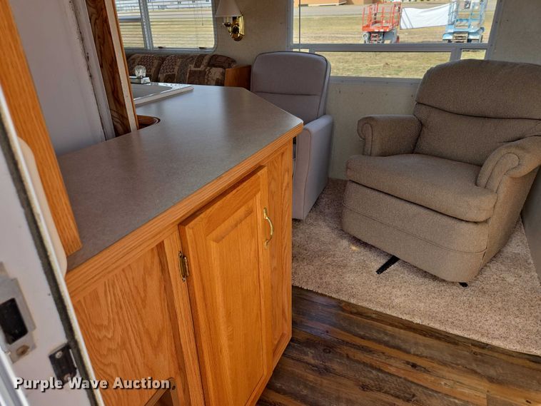 image for item EV5724 2003 Jayco Eagle 281RLS camper