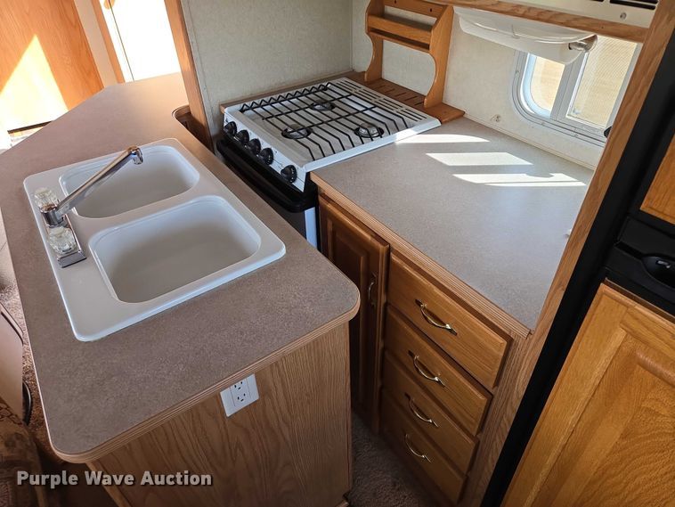 image for item EV5724 2003 Jayco Eagle 281RLS camper