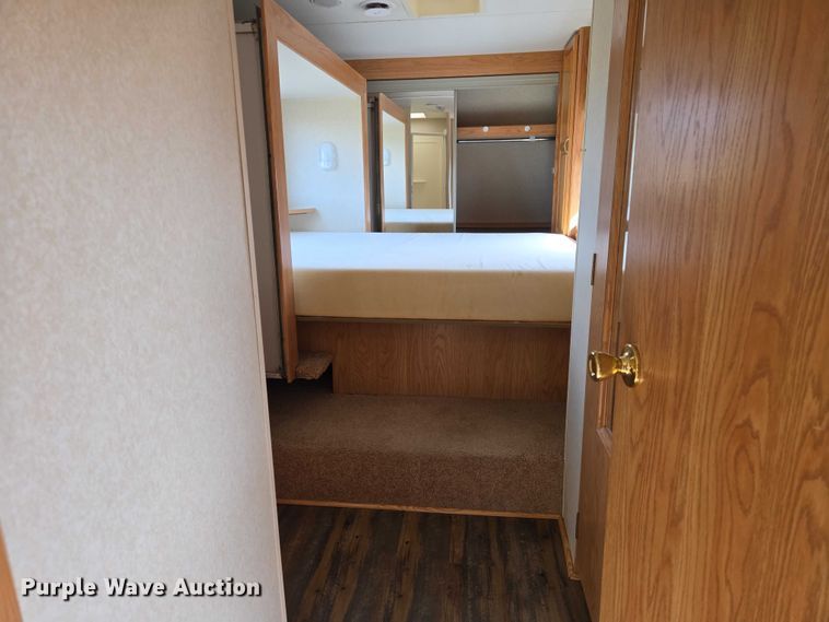 image for item EV5724 2003 Jayco Eagle 281RLS camper