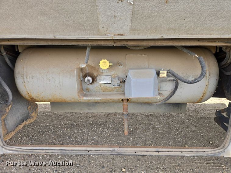 image for item EV5725 1999 Georgetown RV