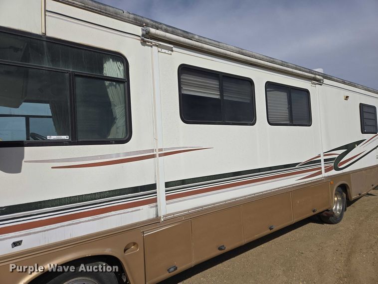 image for item EV5725 1999 Georgetown RV