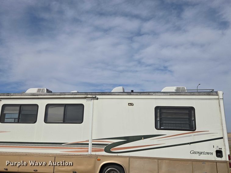 image for item EV5725 1999 Georgetown RV