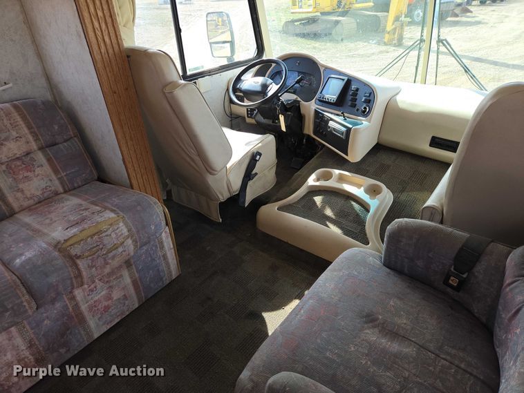 image for item EV5725 1999 Georgetown RV