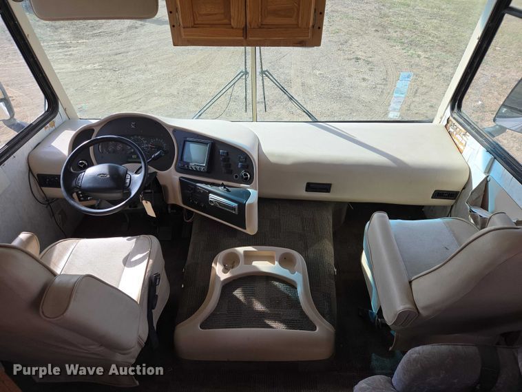 image for item EV5725 1999 Georgetown RV