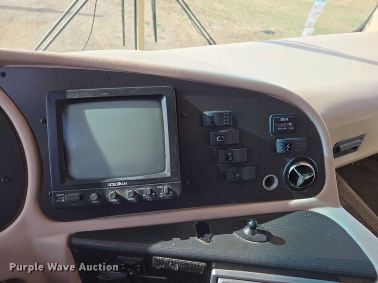 image for item EV5725 1999 Georgetown RV