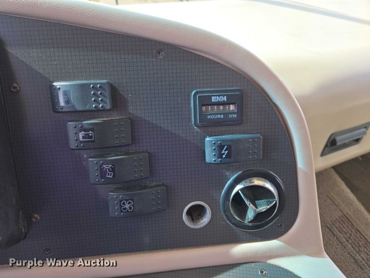 image for item EV5725 1999 Georgetown RV