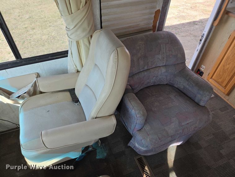 image for item EV5725 1999 Georgetown RV