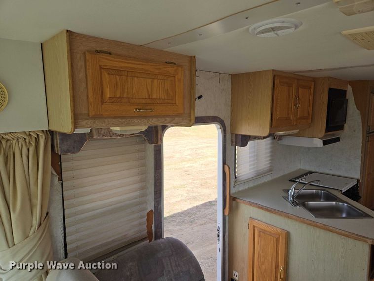 image for item EV5725 1999 Georgetown RV