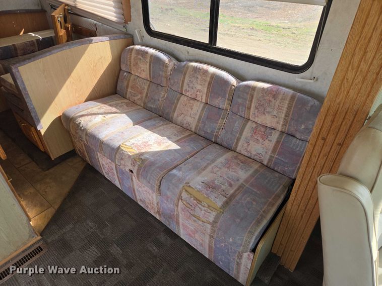 image for item EV5725 1999 Georgetown RV