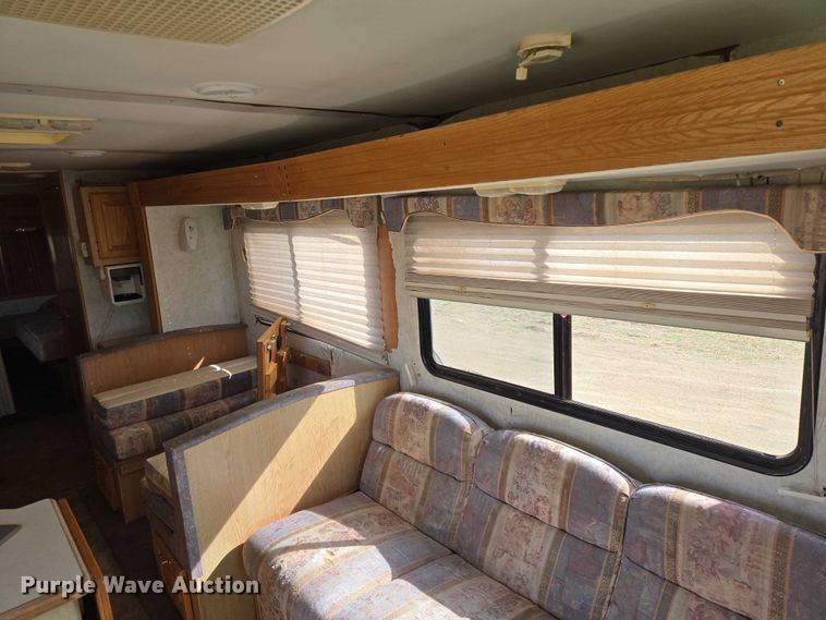 image for item EV5725 1999 Georgetown RV