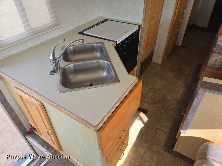 image for item EV5725 1999 Georgetown RV