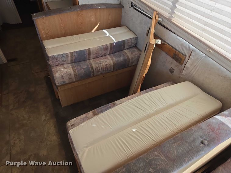 image for item EV5725 1999 Georgetown RV