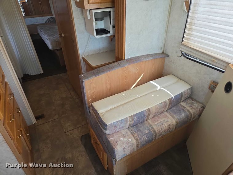 image for item EV5725 1999 Georgetown RV