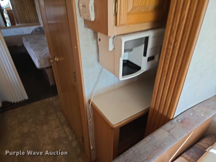 image for item EV5725 1999 Georgetown RV