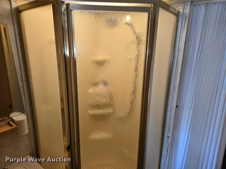 image for item EV5725 1999 Georgetown RV