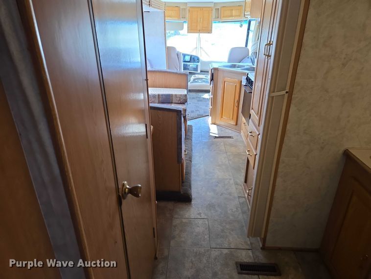 image for item EV5725 1999 Georgetown RV