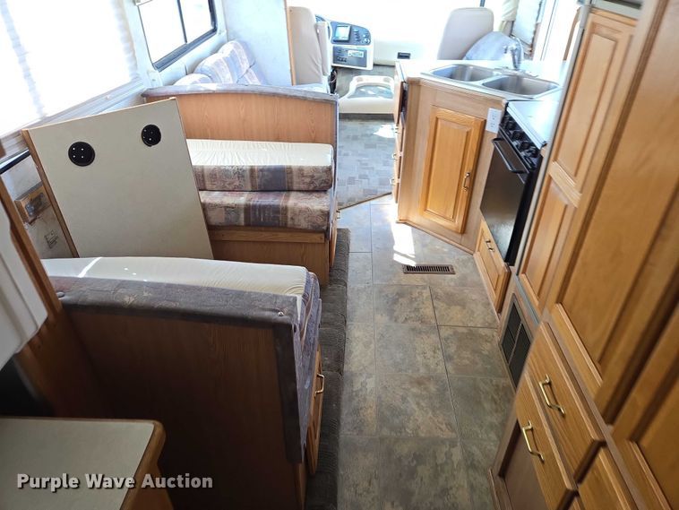 image for item EV5725 1999 Georgetown RV