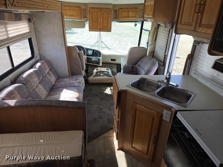 image for item EV5725 1999 Georgetown RV