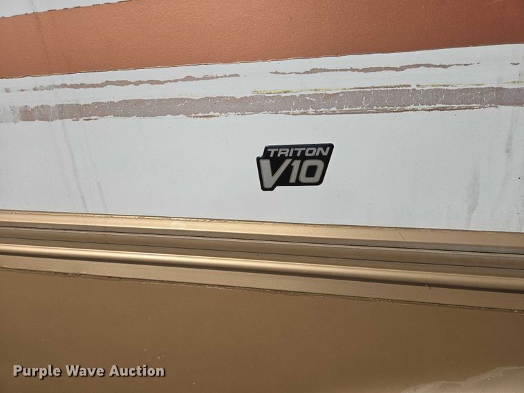 image for item EV5725 1999 Georgetown RV