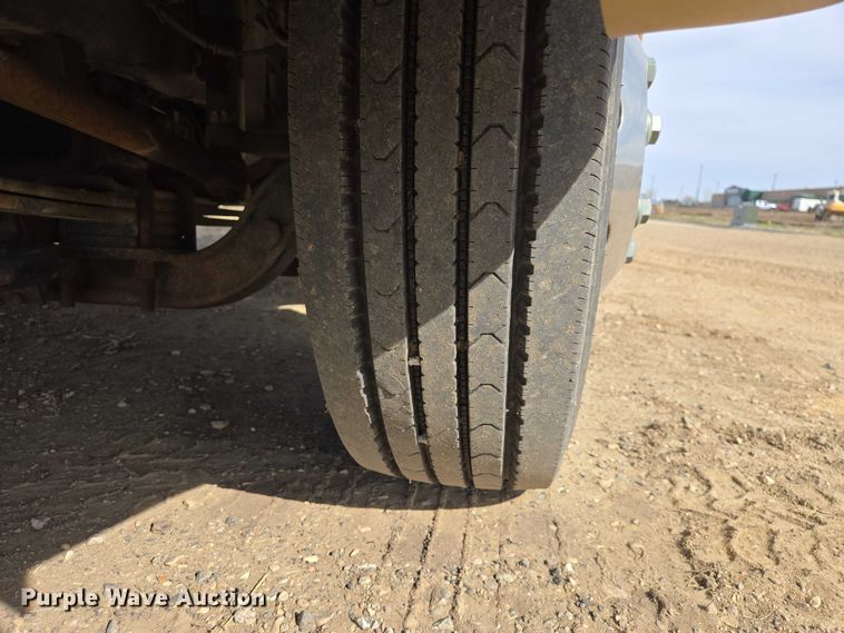 image for item EV5725 1999 Georgetown RV