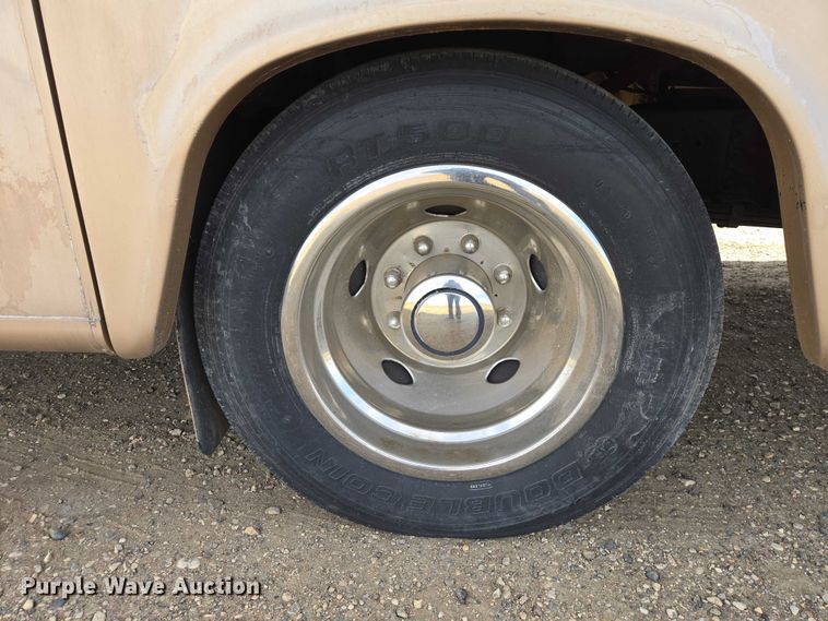 image for item EV5725 1999 Georgetown RV