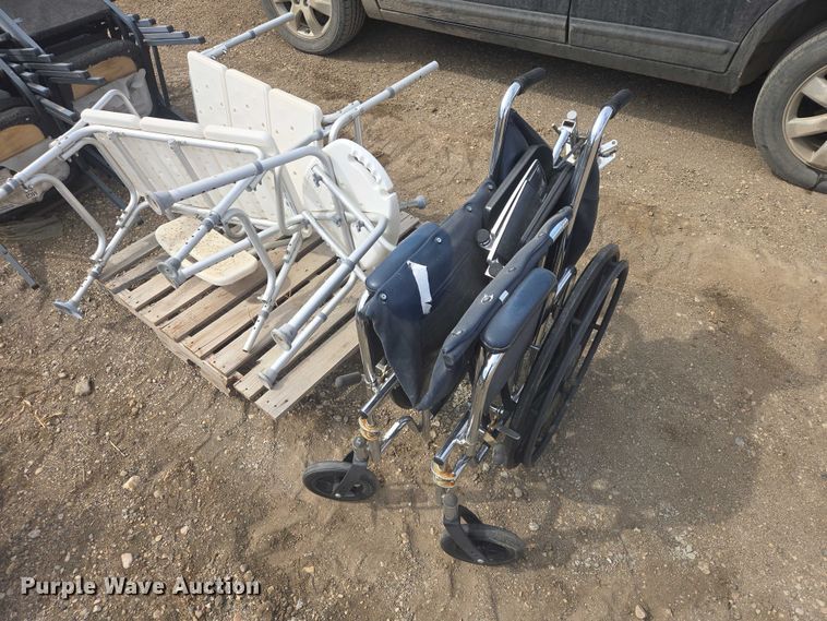 image for item EV5727 Assorted chairs