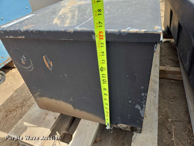 image for item EV5736 (2) toolboxes