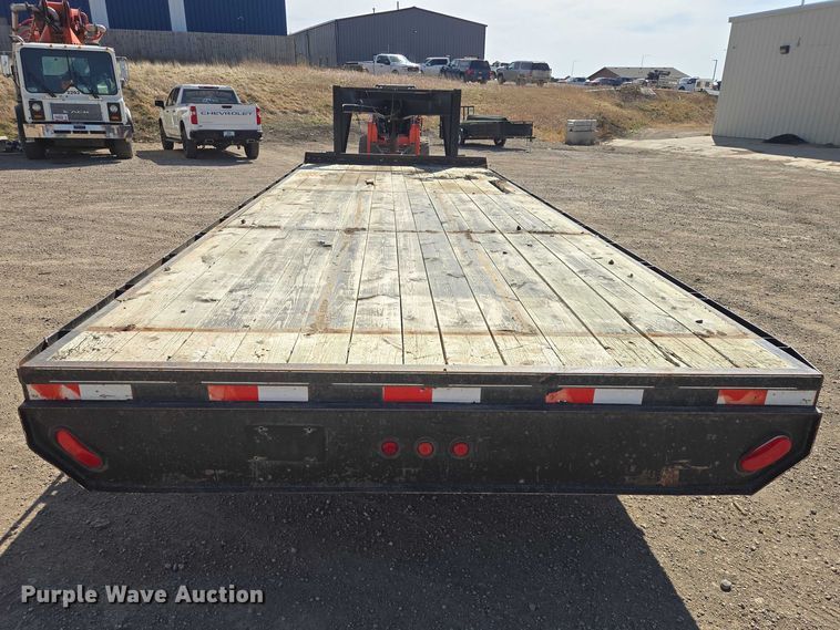 image for item EV5747 2000 Dressen Custom Trailer flatbed trailer