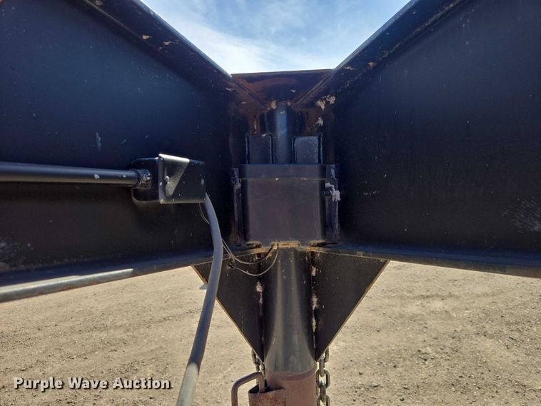 image for item EV5747 2000 Dressen Custom Trailer flatbed trailer