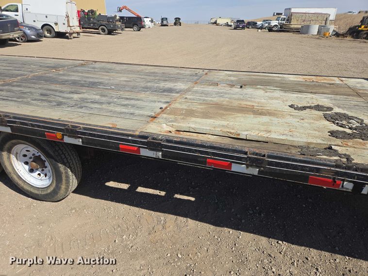 image for item EV5747 2000 Dressen Custom Trailer flatbed trailer