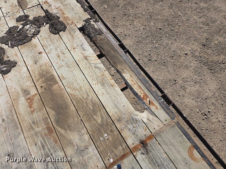 image for item EV5747 2000 Dressen Custom Trailer flatbed trailer