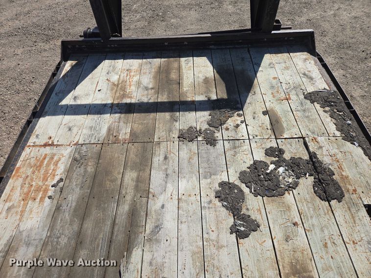 image for item EV5747 2000 Dressen Custom Trailer flatbed trailer