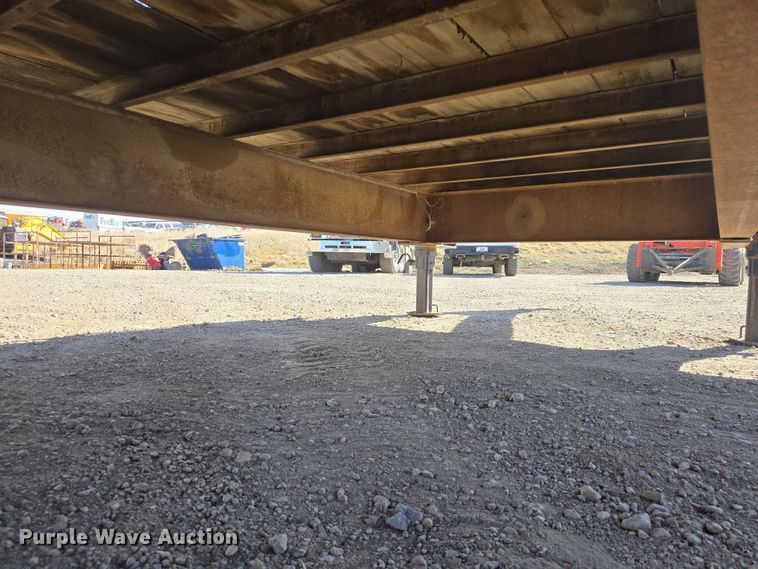 image for item EV5747 2000 Dressen Custom Trailer flatbed trailer