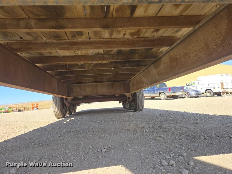 image for item EV5747 2000 Dressen Custom Trailer flatbed trailer