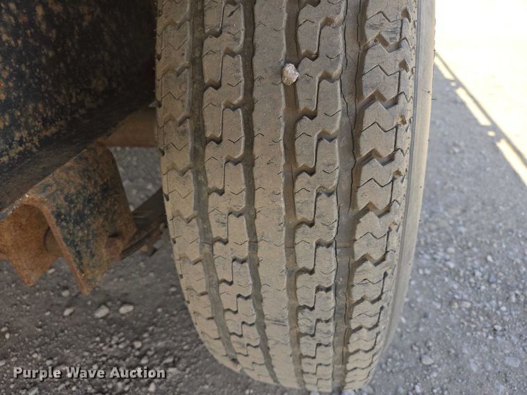 image for item EV5747 2000 Dressen Custom Trailer flatbed trailer