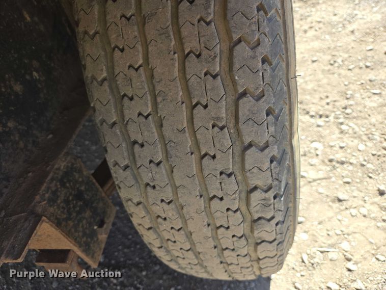 image for item EV5747 2000 Dressen Custom Trailer flatbed trailer