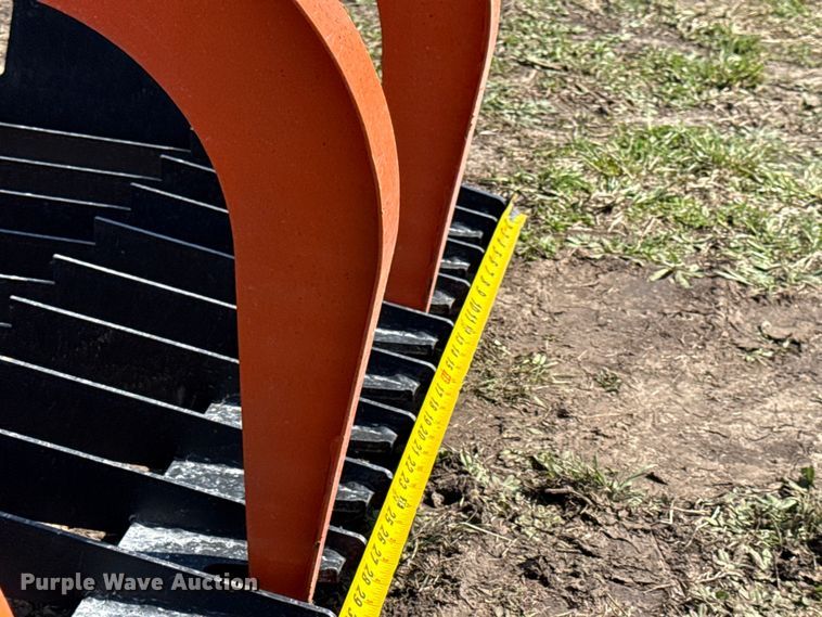 image for item EV7549 Pabreak skid steer grapple bucket