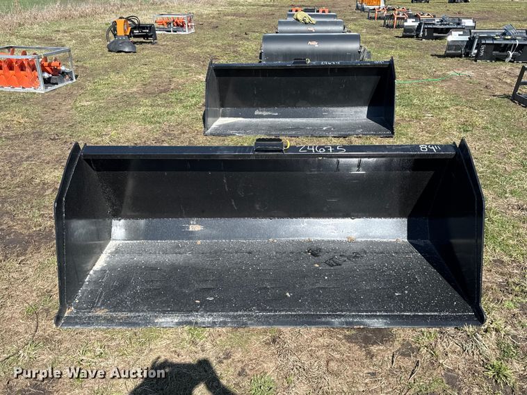 image for item EV7561 Skid steer bucket