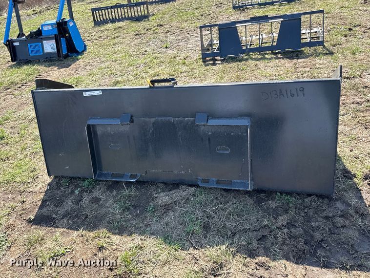 image for item EV7561 Skid steer bucket