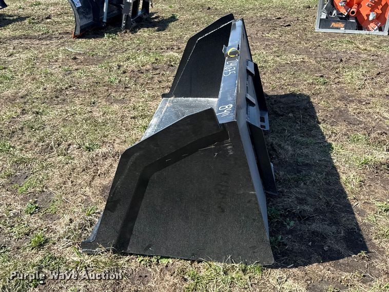 image for item EV7561 Skid steer bucket