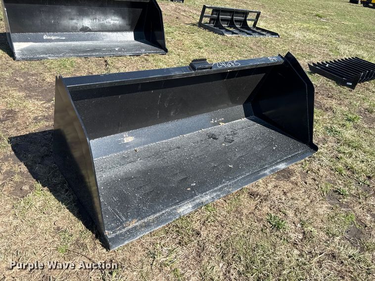 image for item EV7561 Skid steer bucket