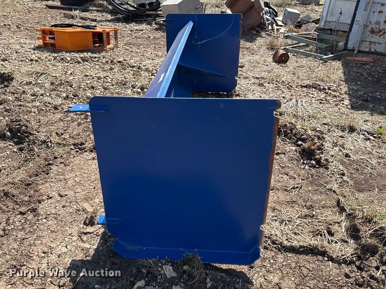 image for item EV7577 Skid steer snow pusher